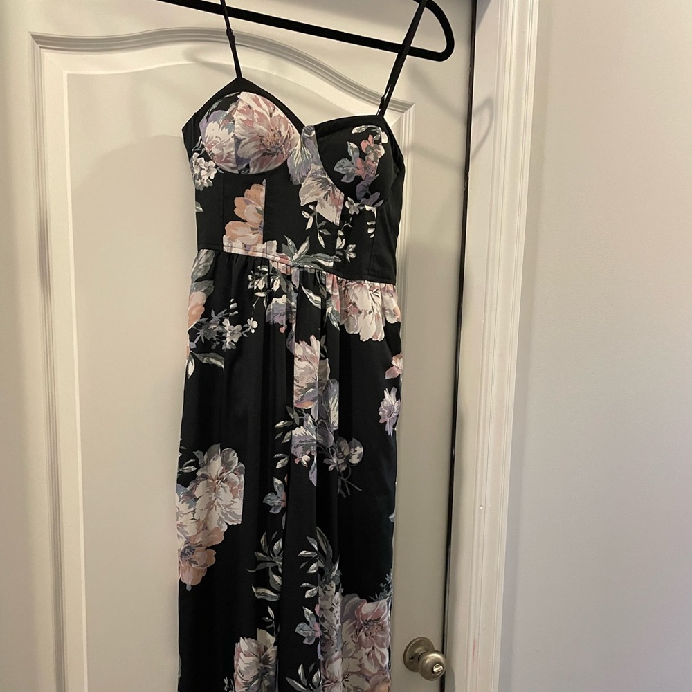Like New Floral Jumpsuit with Pockets!